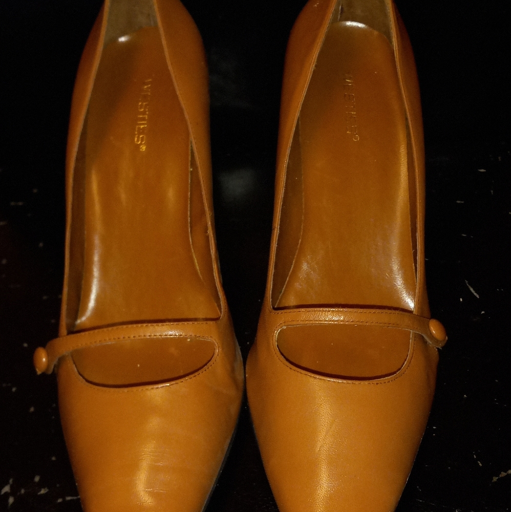 Tan heels
